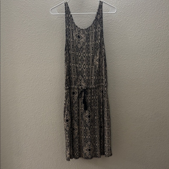 Lucky Brand Dresses & Skirts - Lucky Brand Black and White Geometric Midi Dress